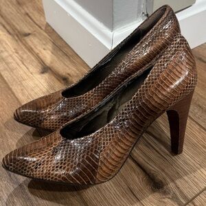 BOB MAKOWSKY Genuine Snakeskin & Leather Brown High Heels | Size 6